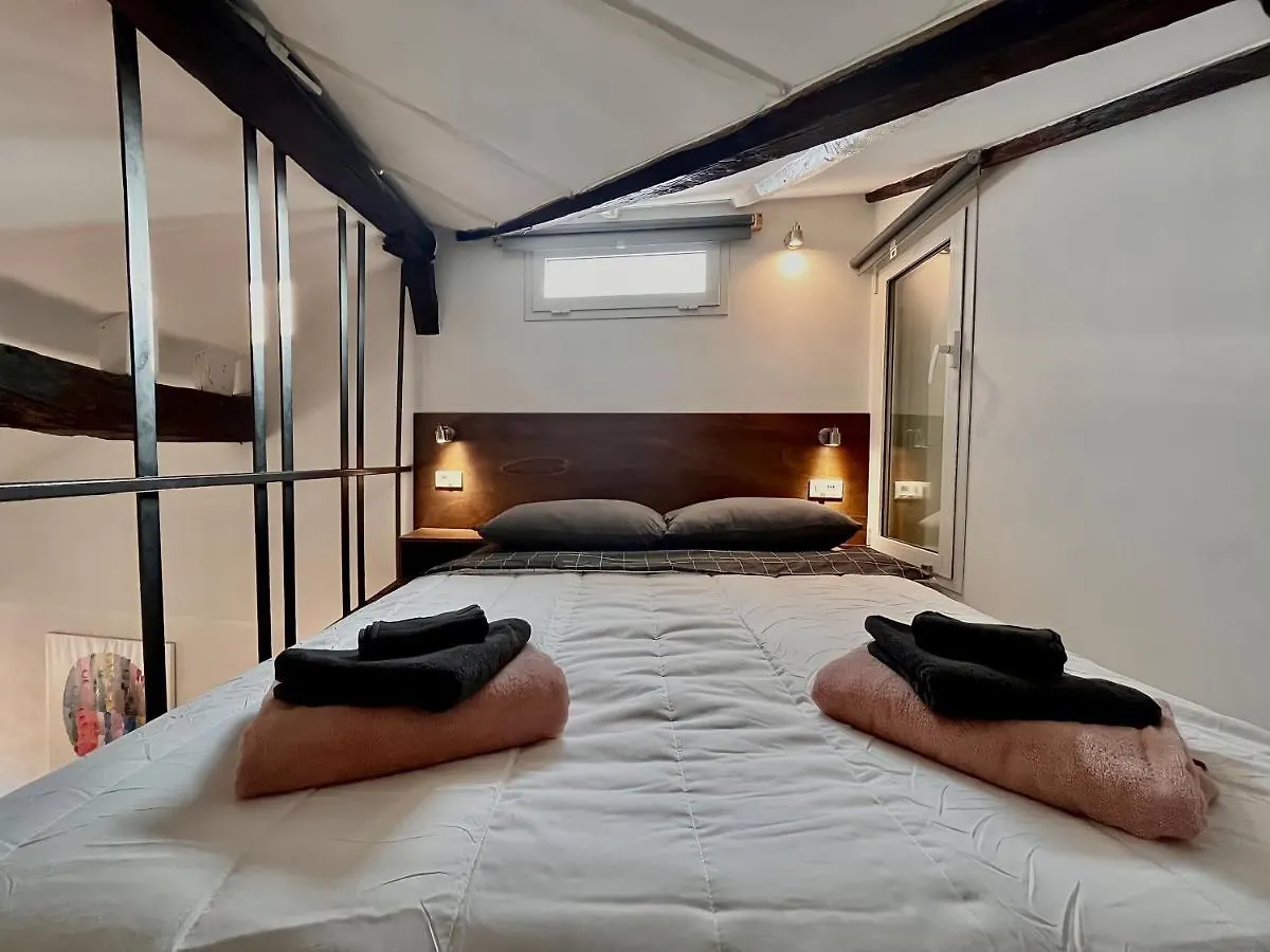 Piazza Pontida Modern Loft Bergamo Apartment